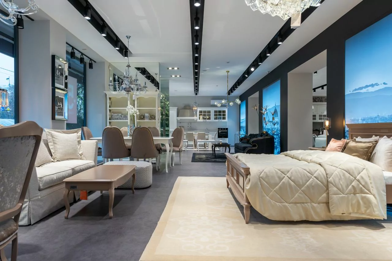 Sofas and seating in natural luxury finishes